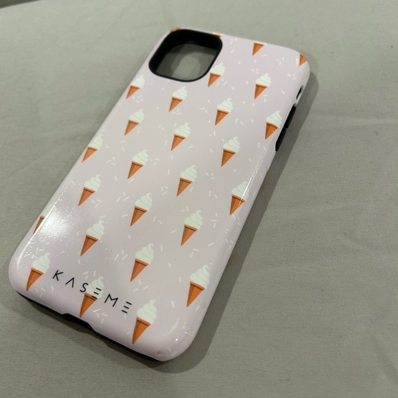 KaseMe - Iphone 11 case - Picture 2 of 6